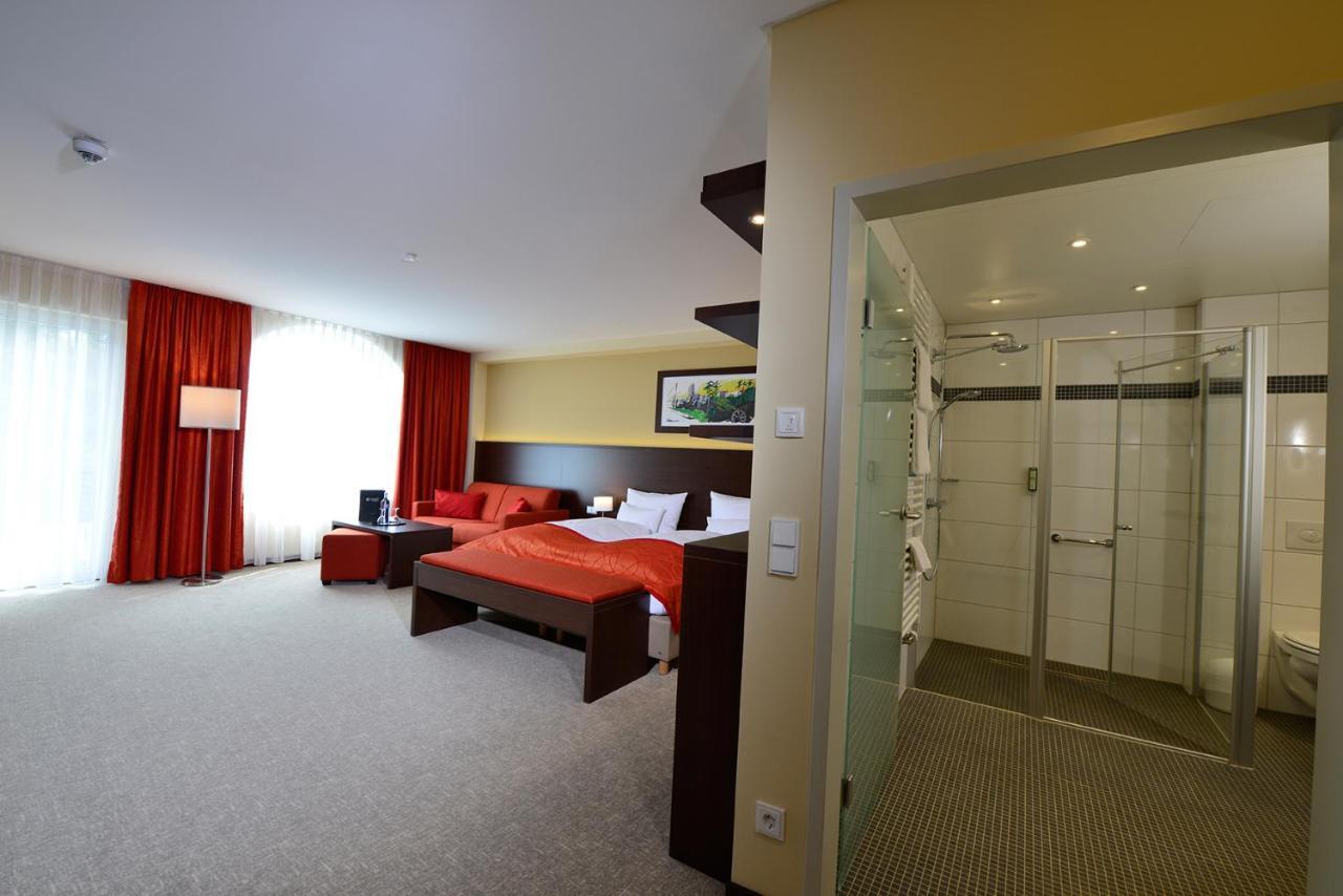 Aribo Hotel Erbendorf Exterior photo